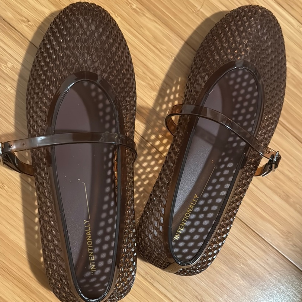 Intentionally Brown Women's Mesh Flats - Picture 3 of 5